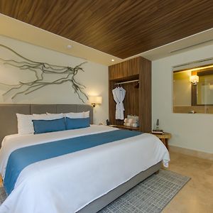 Luxury King Room